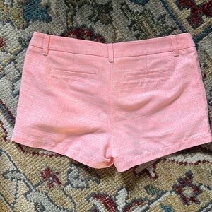 🦩 Super cute bright pink/orangey short shorts!